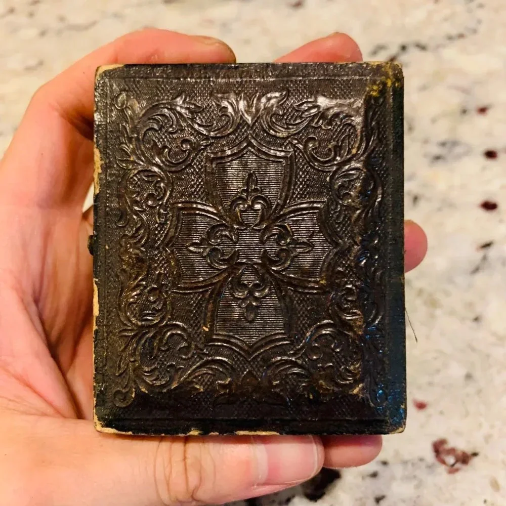 Amazing 1/6 Plate Ambrotype Superb Masterpiece of Young Man Daguerreotype
